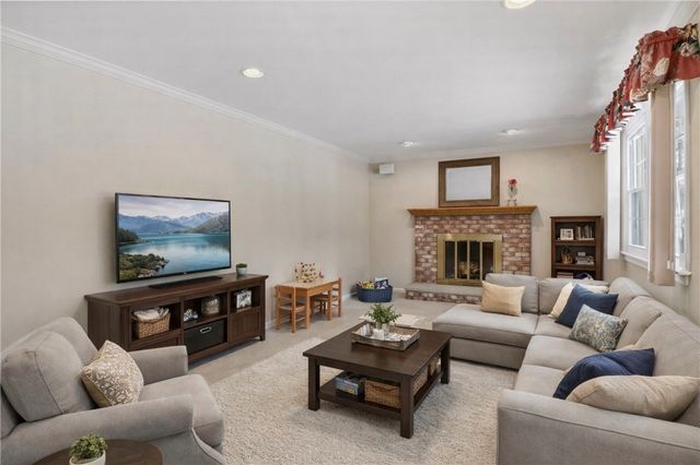 126 Brentwood Lane, Perinton, NY 14450