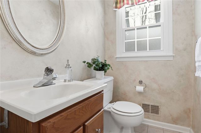 126 Brentwood Lane, Perinton, NY 14450