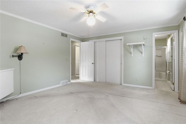 126 Brentwood Lane, Perinton, NY 14450