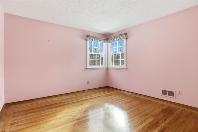 126 Brentwood Lane, Perinton, NY 14450