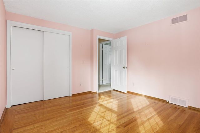 126 Brentwood Lane, Perinton, NY 14450