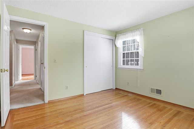 126 Brentwood Lane, Perinton, NY 14450