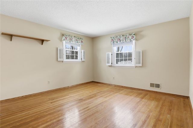 126 Brentwood Lane, Perinton, NY 14450