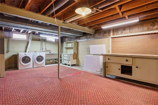 126 Brentwood Lane, Perinton, NY 14450