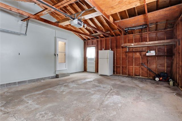 126 Brentwood Lane, Perinton, NY 14450