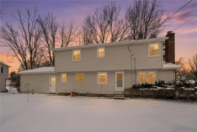 126 Brentwood Lane, Perinton, NY 14450