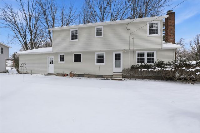 126 Brentwood Lane, Perinton, NY 14450