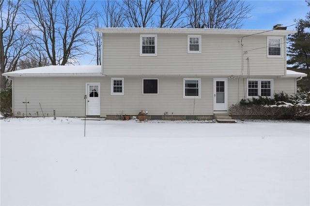 126 Brentwood Lane, Perinton, NY 14450