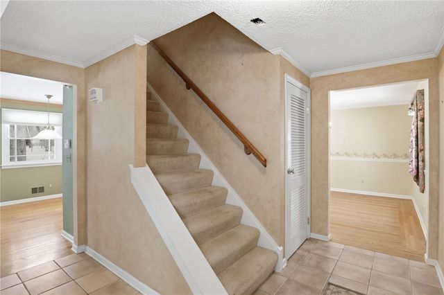 126 Brentwood Lane, Perinton, NY 14450