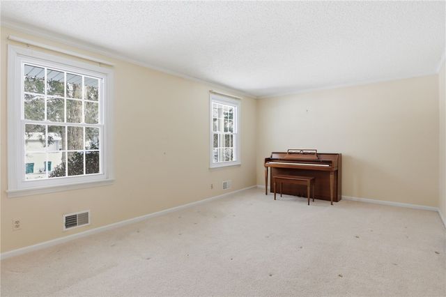 126 Brentwood Lane, Perinton, NY 14450