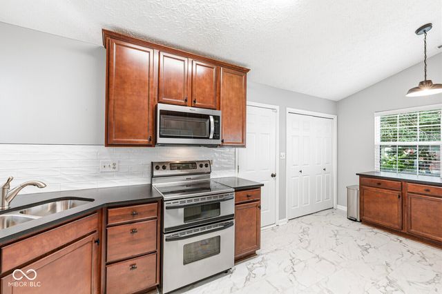 6866 Wild Cherry Drive, Fishers, IN 46038