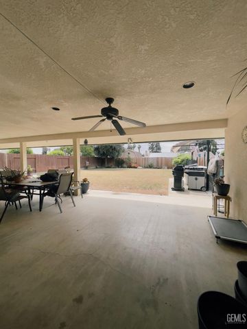 7117 Luke Avenue, Bakersfield, CA 93308