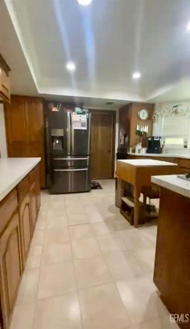 7117 Luke Avenue, Bakersfield, CA 93308