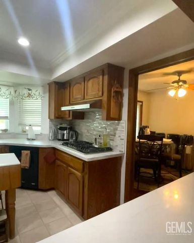 7117 Luke Avenue, Bakersfield, CA 93308