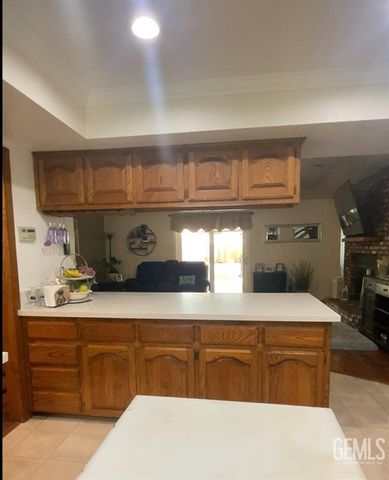 7117 Luke Avenue, Bakersfield, CA 93308
