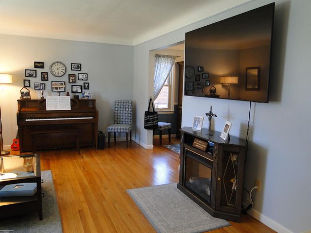 18307 Spring Ct N Court, Fraser, MI 48026