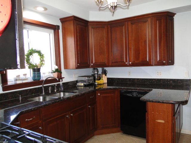 18307 Spring Ct N Court, Fraser, MI 48026