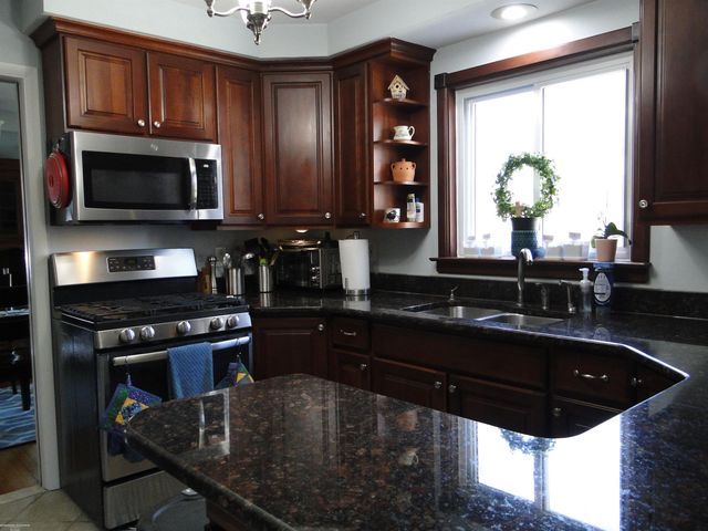 18307 Spring Ct N Court, Fraser, MI 48026