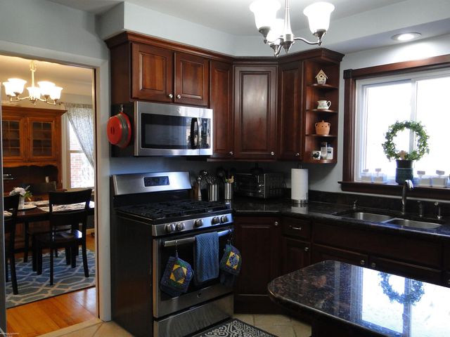 18307 Spring Ct N Court, Fraser, MI 48026