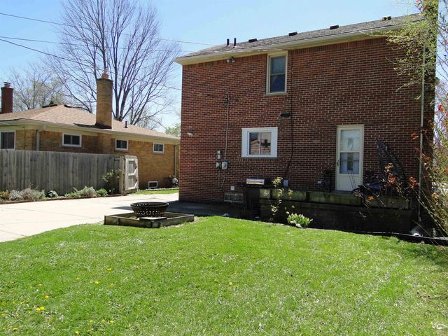 18307 Spring Ct N Court, Fraser, MI 48026