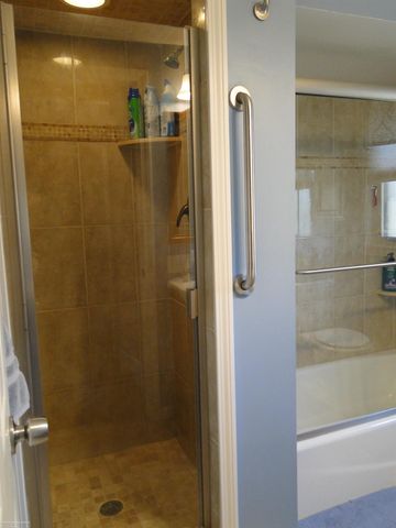 18307 Spring Ct N Court, Fraser, MI 48026