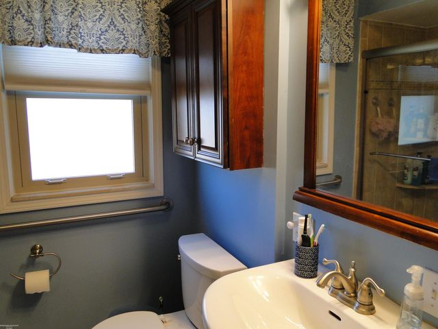 18307 Spring Ct N Court, Fraser, MI 48026