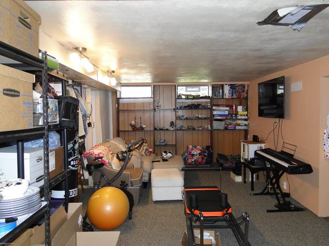 18307 Spring Ct N Court, Fraser, MI 48026