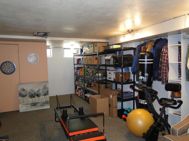 18307 Spring Ct N Court, Fraser, MI 48026