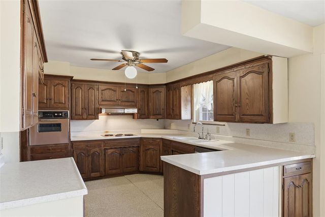 1221 Pepperdine Avenue, Edmond, OK 73013