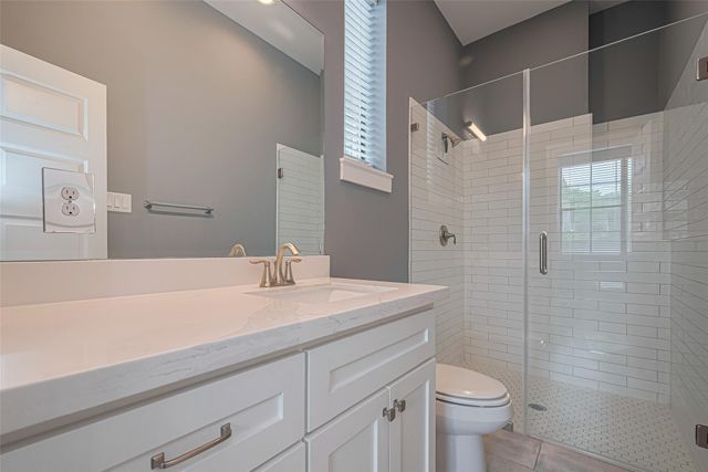 4318 E Center Street, Houston, TX 77007