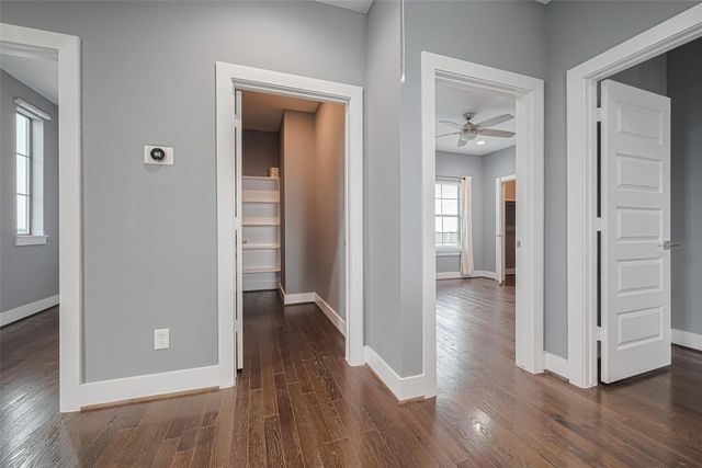 4318 E Center Street, Houston, TX 77007