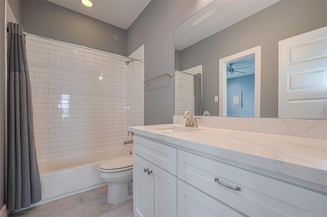 4318 E Center Street, Houston, TX 77007