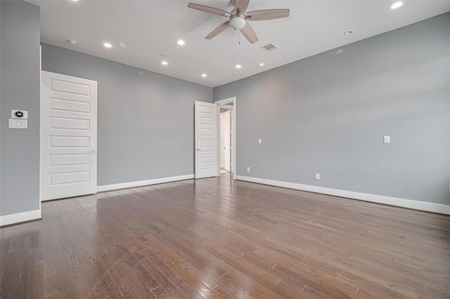 4318 E Center Street, Houston, TX 77007