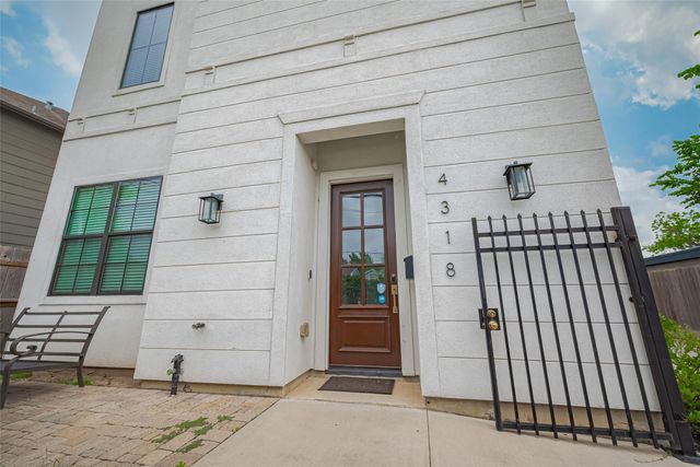 4318 E Center Street, Houston, TX 77007