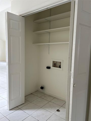 6354 Ivyknoll Drive, Houston, TX 77035