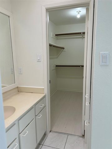 6354 Ivyknoll Drive, Houston, TX 77035