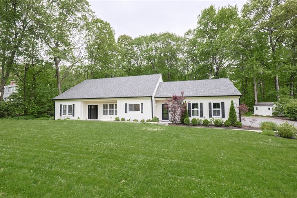 39 Chestnut Street, Hopkinton, MA 01748