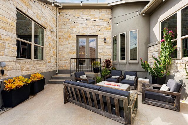 136 Double L DR, Dripping Springs, TX 78620