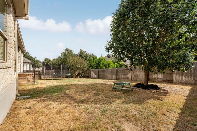 136 Double L DR, Dripping Springs, TX 78620