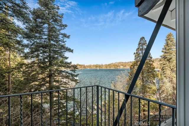 28906 Palisades Drive, Lake Arrowhead, CA 92352