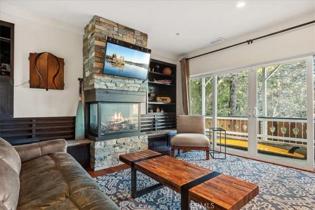 28906 Palisades Drive, Lake Arrowhead, CA 92352