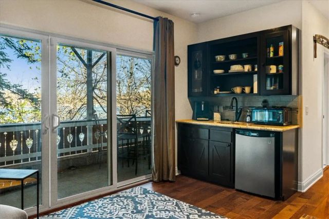 28906 Palisades Drive, Lake Arrowhead, CA 92352