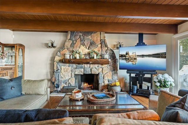 28906 Palisades Drive, Lake Arrowhead, CA 92352