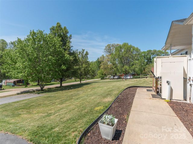 9 Redmond Drive, Alexander, NC 28701