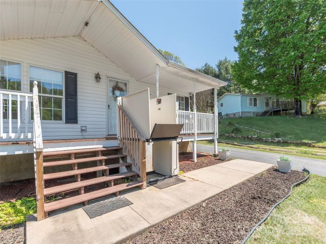 9 Redmond Drive, Alexander, NC 28701