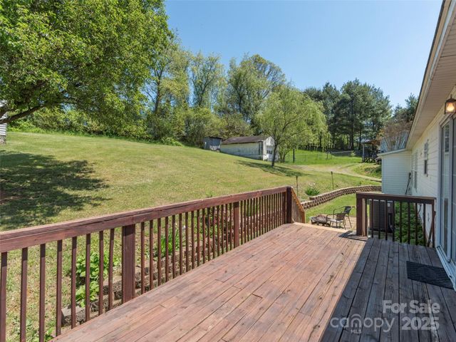 9 Redmond Drive, Alexander, NC 28701