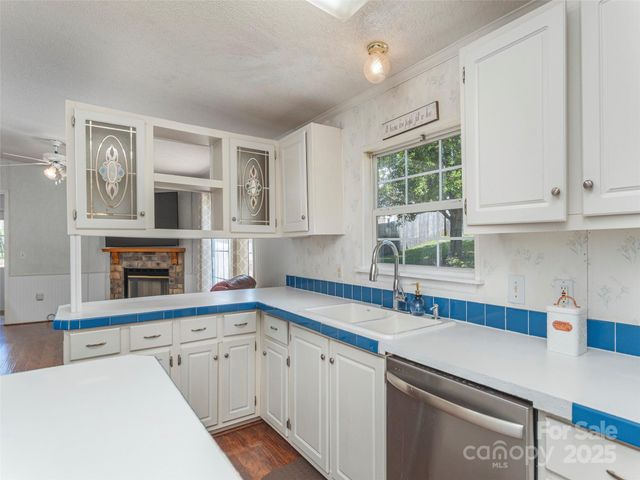 9 Redmond Drive, Alexander, NC 28701