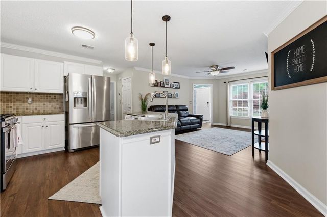 300 Granville Circle NW, Marietta, GA 30064