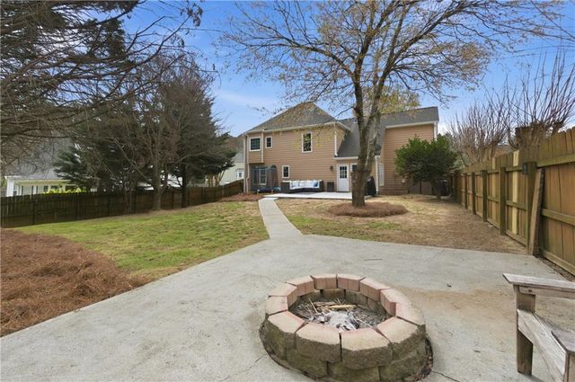 300 Granville Circle NW, Marietta, GA 30064