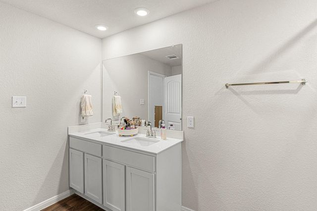 157 Cherry Laurel LN, Kyle, TX 78640